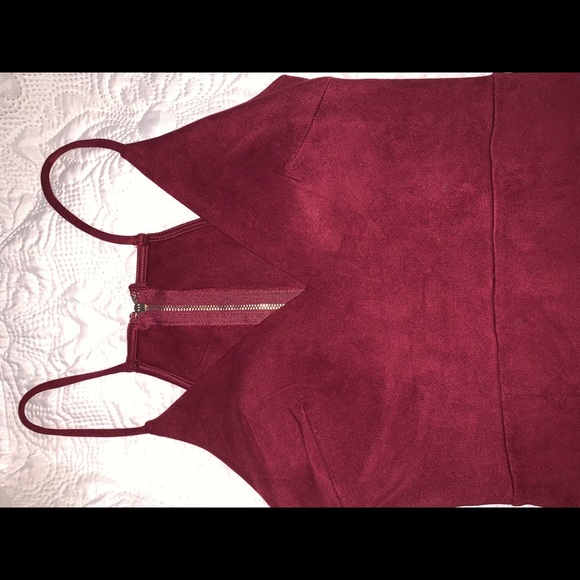 Velvet dress with slit on thigh - Picture 2 of 4